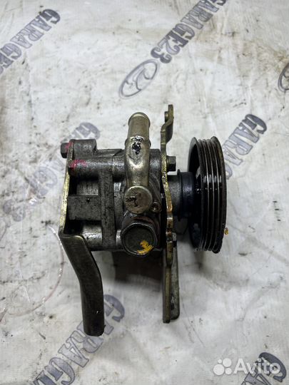 Гур Nissan Avenir