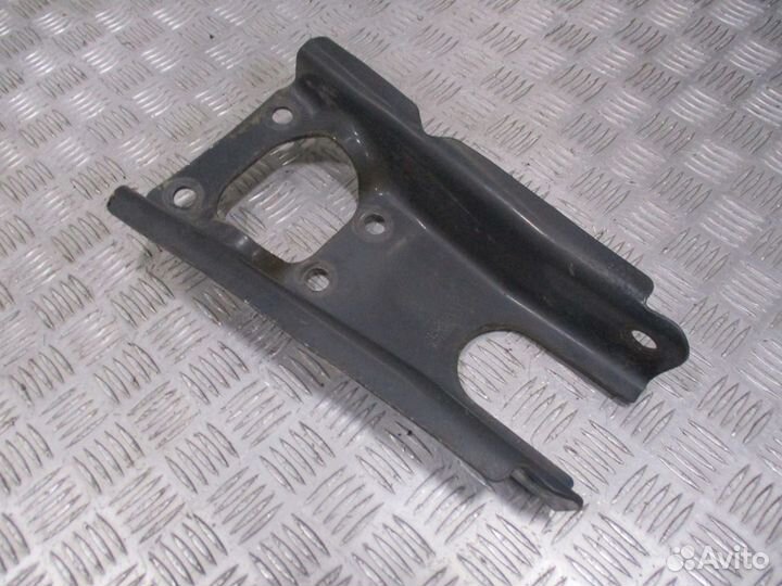 Кронштейн амортизатора Volvo 21507833