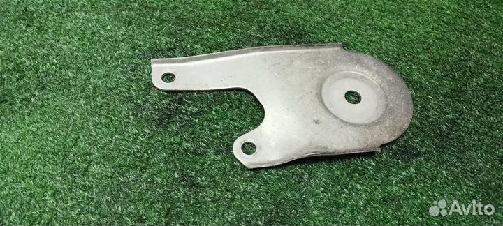 Кронштейн задней балки левый Audi Audi A8 4E 20