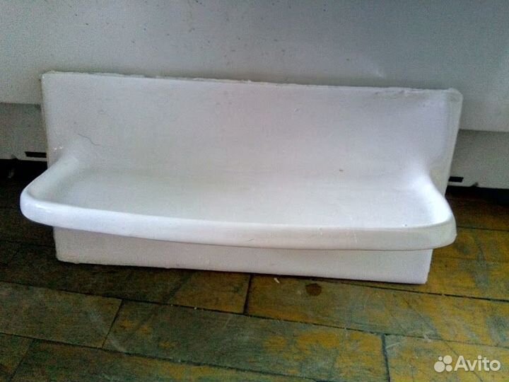 Керамический крючок и полочка в ванну