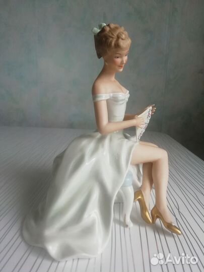 Статуэтка Дама с веером Wallendorf Германия