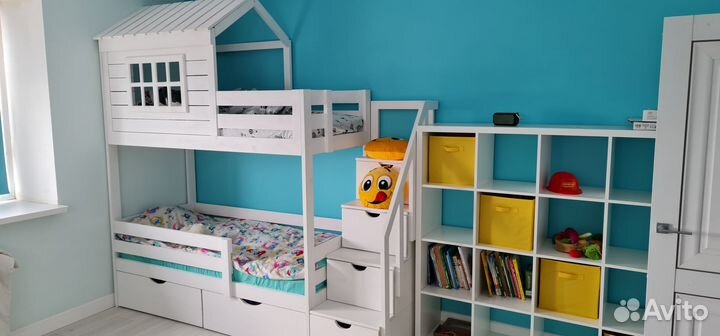Двухъярусная кровать