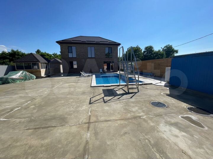 Дом 165 м² на участке 11 сот.