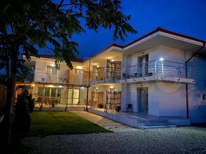 Действующий отель на берегу моря