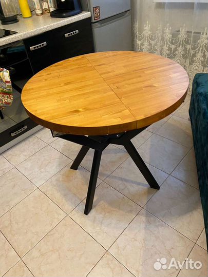 Стол обеденный