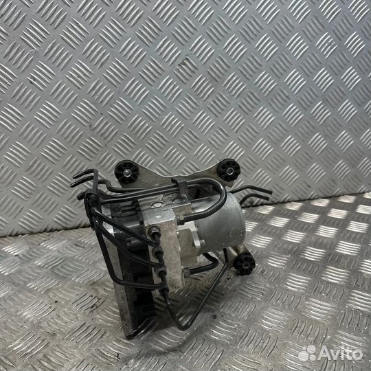 Блок абс 6889164 BMW 5 G30 G31 2016- года