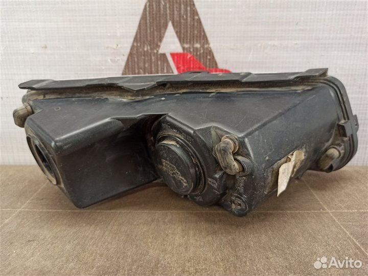 Фара противотуманная левая Volkswagen Polo