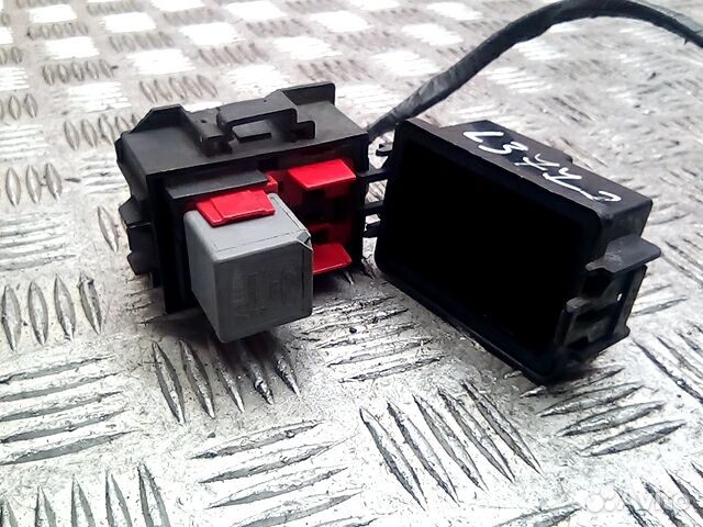 Блок реле для Ford Transit 4 4545047