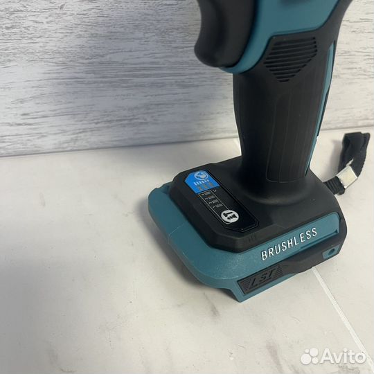 Винтоверт импакт Makita (без акб)