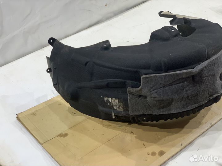 Задний подкрылок Mercedes W213