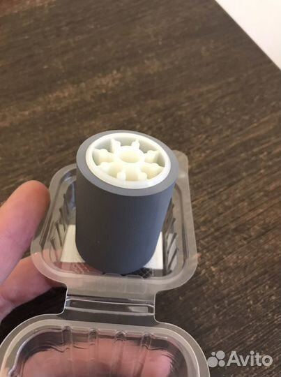 FB1-8581-000 Ролик захвата бумаги из обходного лот