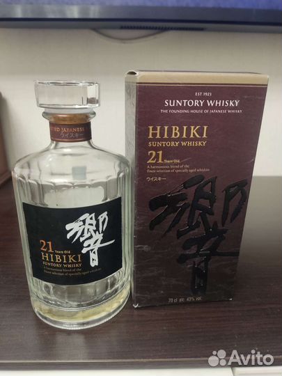 Пустая бутылка с коробкой из под Виски Hibiki 21
