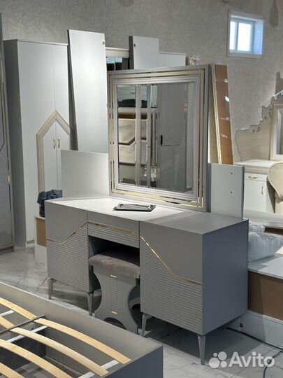 Спальный гарнитур Стефани 6дв в золоте