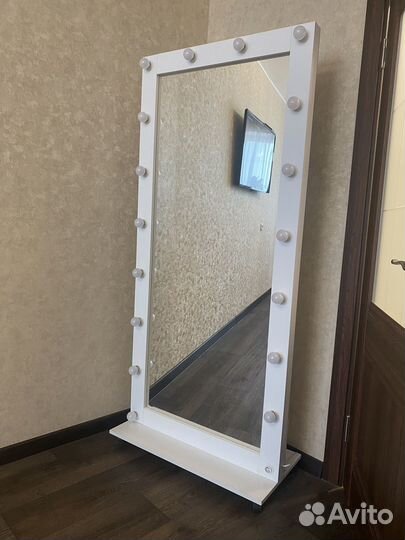 Гримерное зеркало с лампочками бу