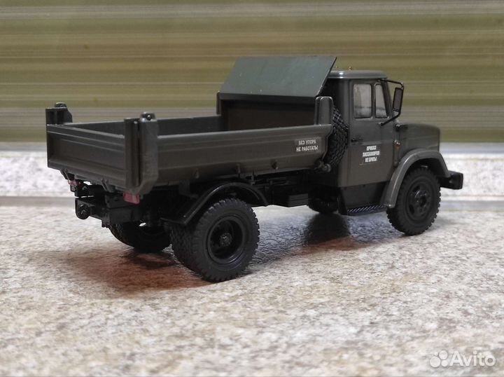 Модель самосвала зил-ммз-45085