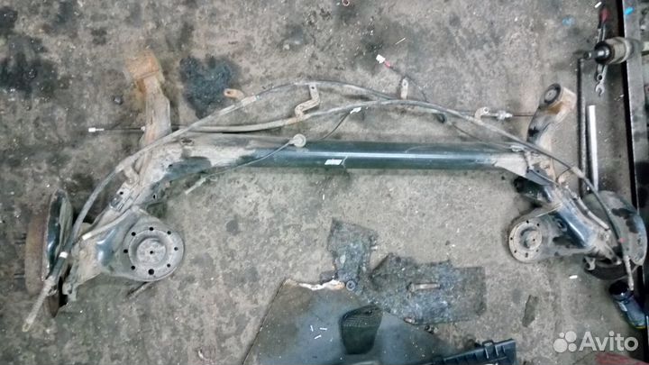 Балка задняя Hyundai solaris 1 седан.под диски