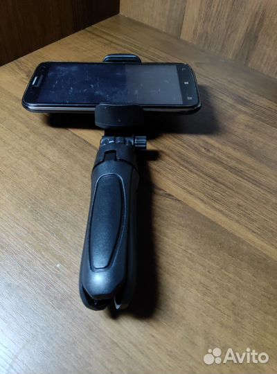 Мини-штатив для мобильного телефона