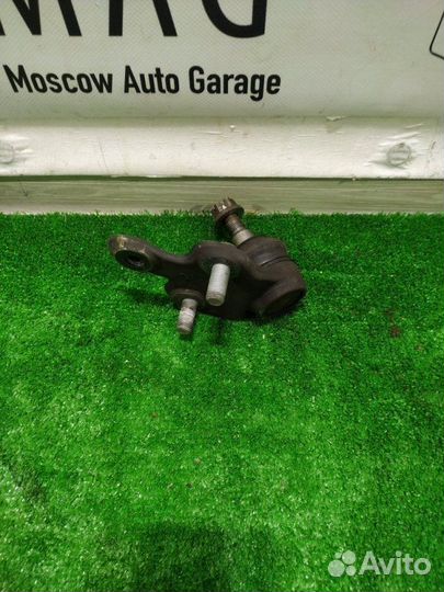 Шаровая опора передняя левая Lexus Rx 450 GYL25