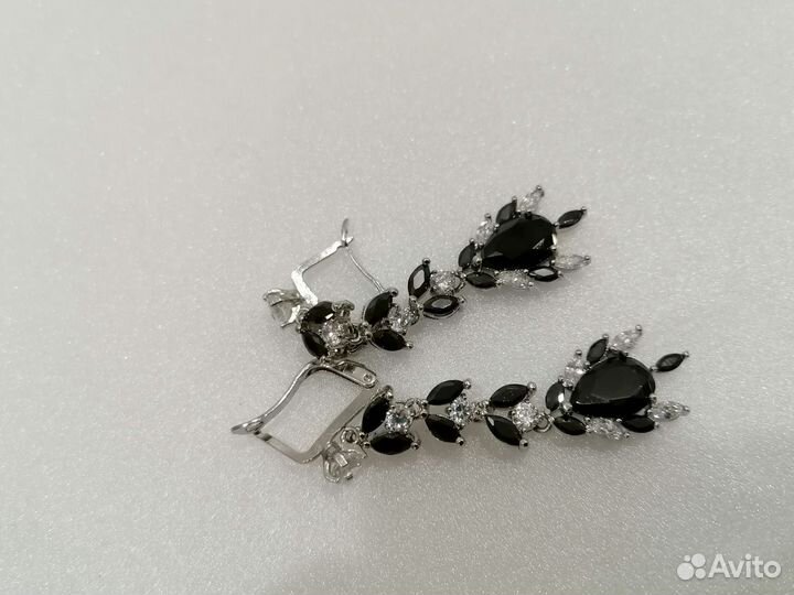 Ободок на Никах