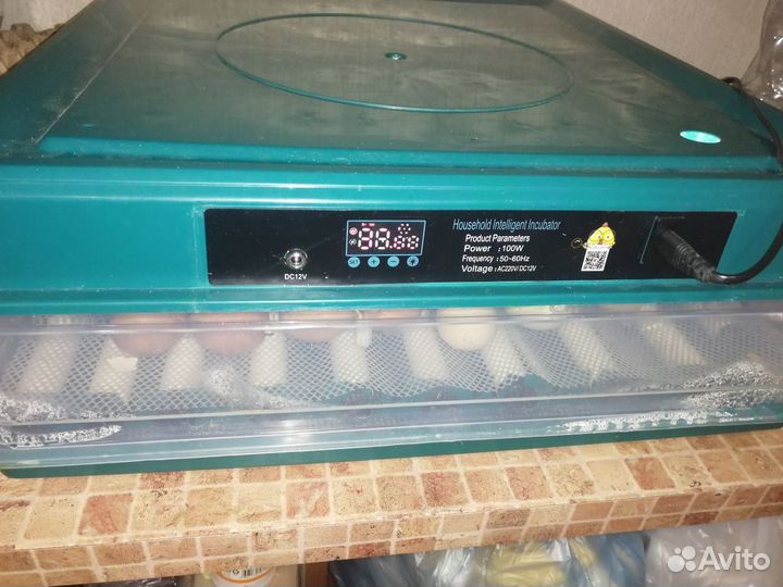Инкубатор для яиц автоматический на 96 куриных яиц