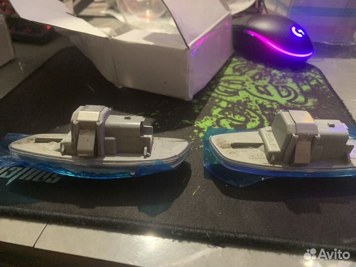 Оригинальные повторители поворотников Peugeot 408