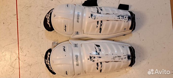 Хоккейная форма (Продаю отдельно). Клюшки. Стельки