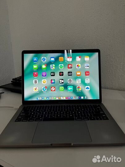 Apple macbook pro 13 2017. 16gb, i5