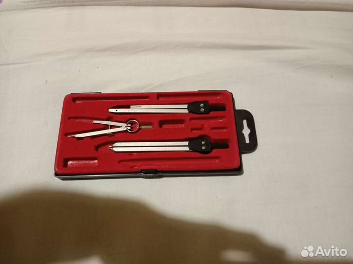 Готовальня - циркуль