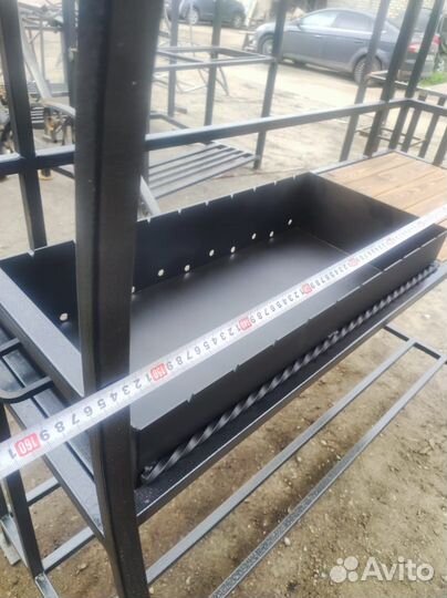 Мангал крепкий с крышей 
