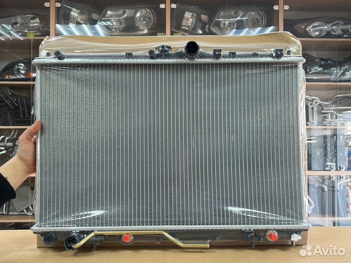 Радиатор охлаждения Мицубиси Каризма / Carisma