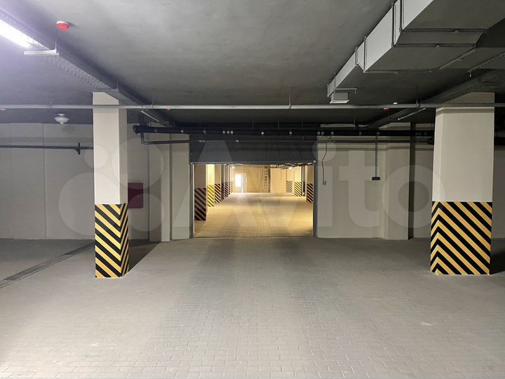 Машиноместо, 18 м²