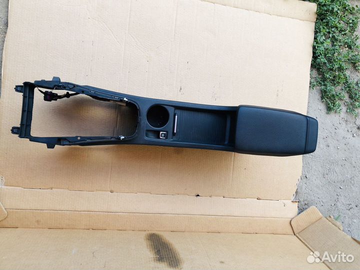 Подлокотник Opel Astra J 2010-2017