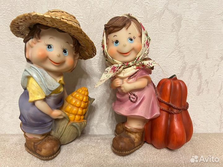 Статуэтки парочка садовников
