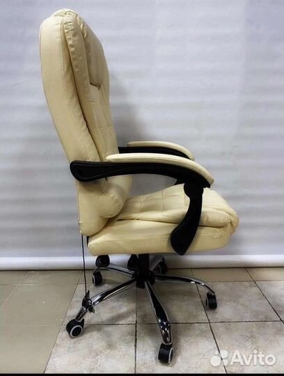 Офисное кресло