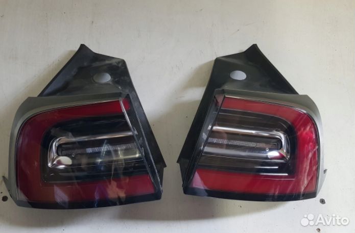 Фонарь Tesla Model 3