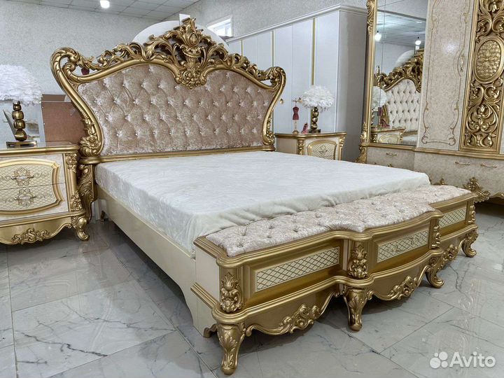 Спальный гарнитур