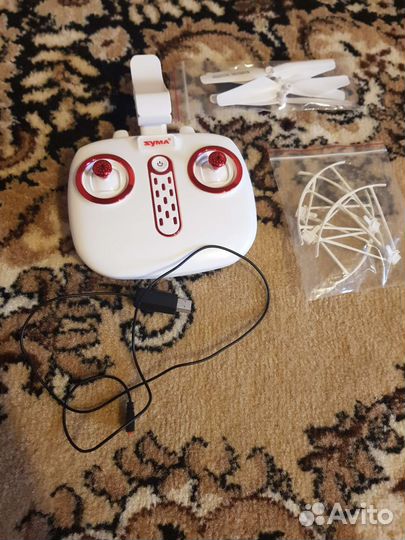 Квадрокоптер с камерой Syma X5UW-D