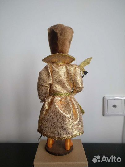 Кукла фарфоровая ручной работы стрелец, граф