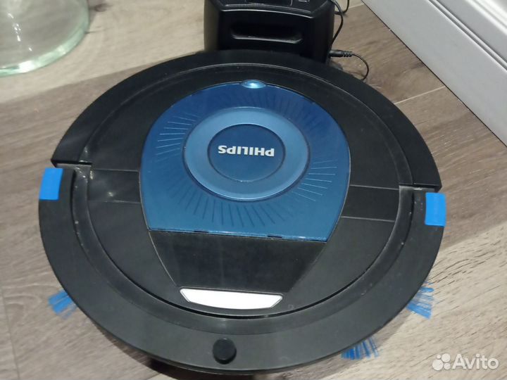 Робот пылесос Philips Tri Active XL