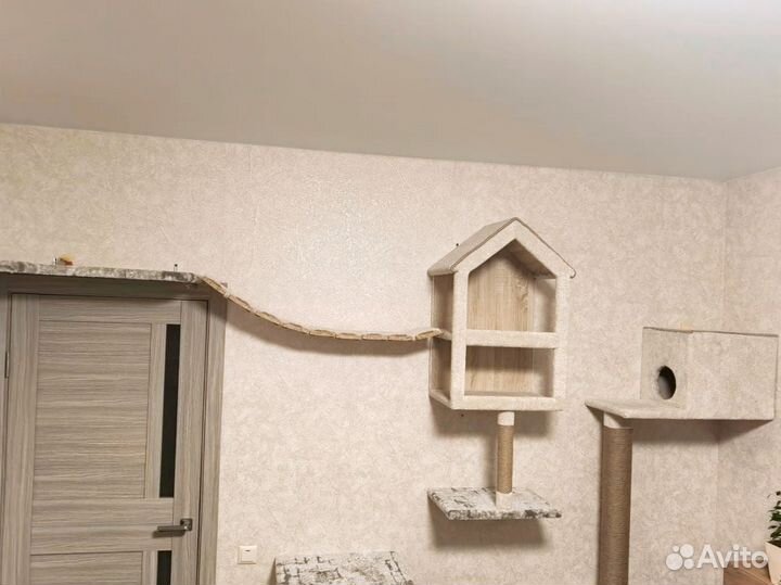Когтеточка с домиком и лежанкой