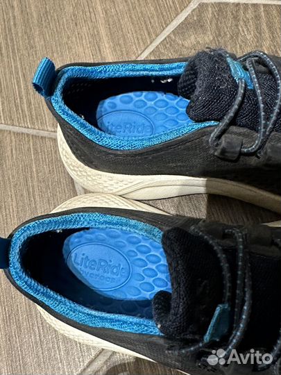 Кроссовки crocs 28