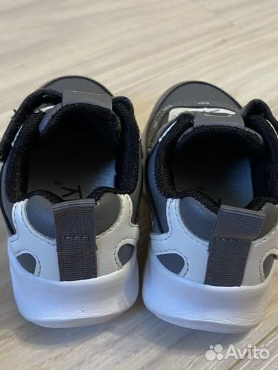 Кроссовки на мальчика в отличном состоянии р 21