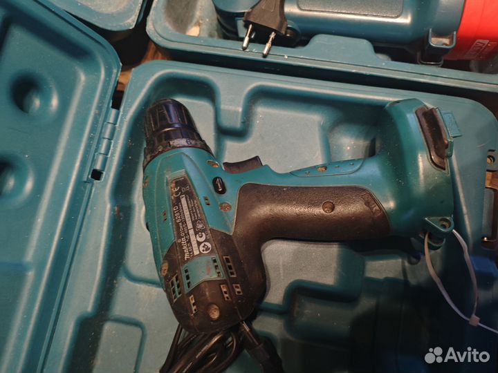 Продам два шуруповерта makita