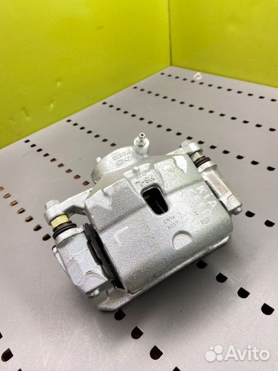 Суппорт передний левый Kia Ceed 3 CD 2018