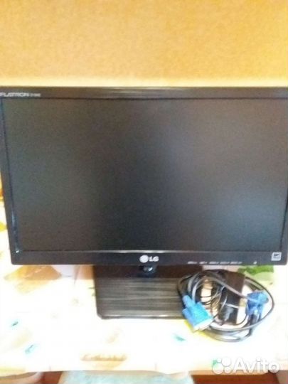 Монитор LG flatron e 1942