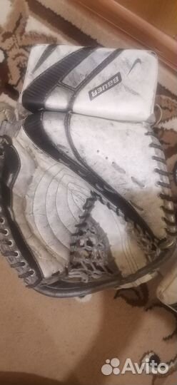 Хоккейные вратарские перчатки