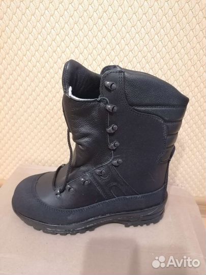 Ботинки с высокими берцами для низких температур