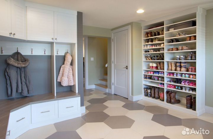 Шкаф в прихожую трехдверный