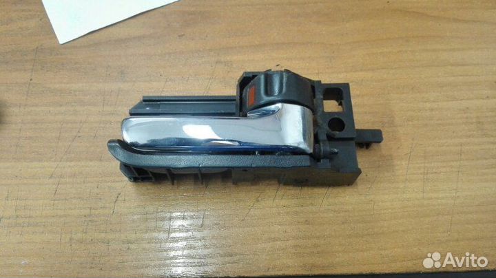 Ручка внутренняя задняя правая Toyota Avensis 2