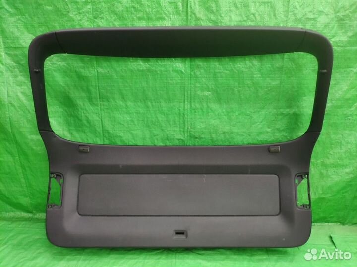 Обшивка двери (крышки) багажника Тигуан 07-16